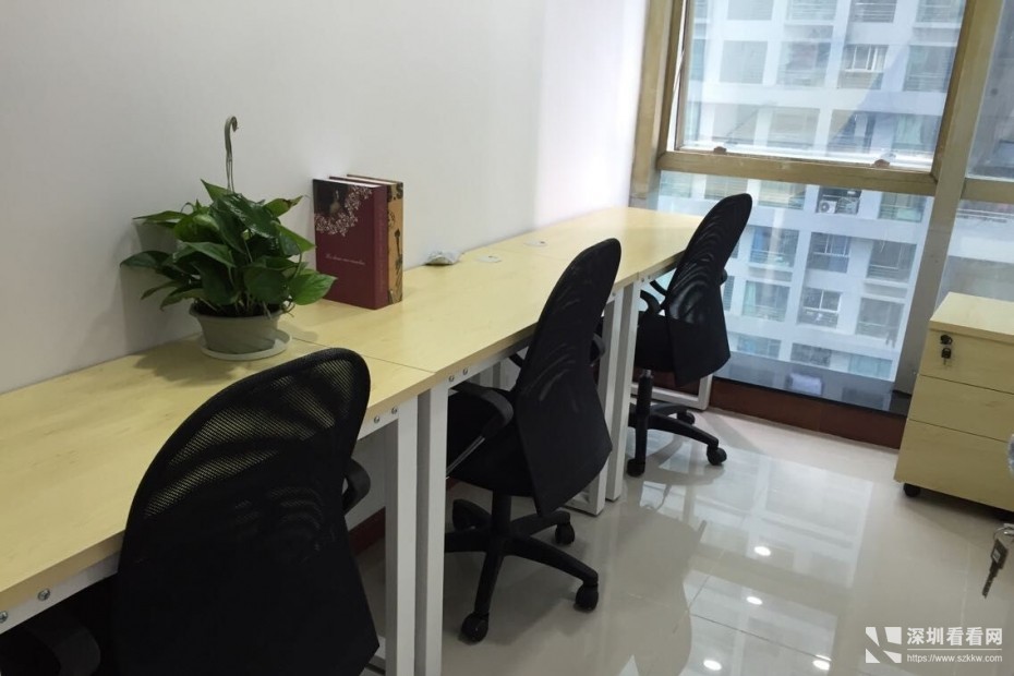 创业的小团队个人办公独立工作室写字楼办公室配套