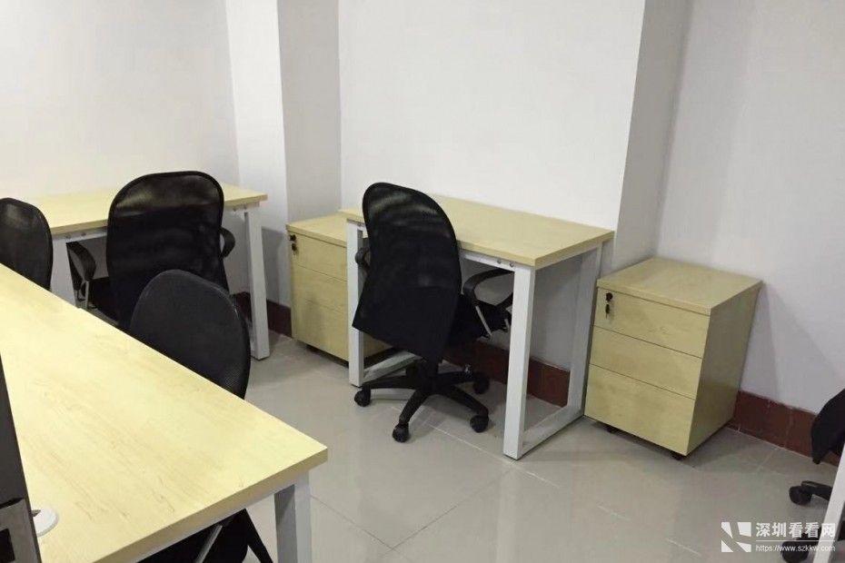 创业的小团队个人办公独立工作室写字楼办公室配套