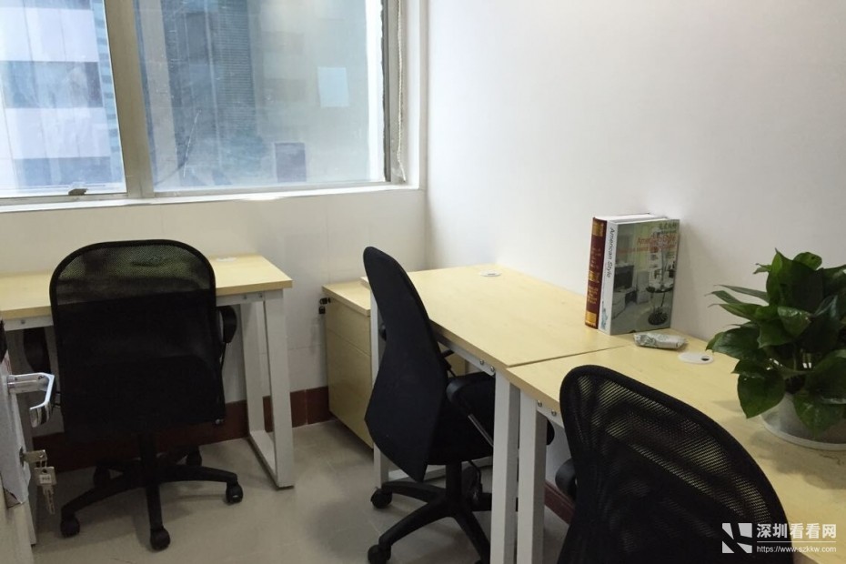 创业的小团队个人办公独立工作室写字楼办公室配套