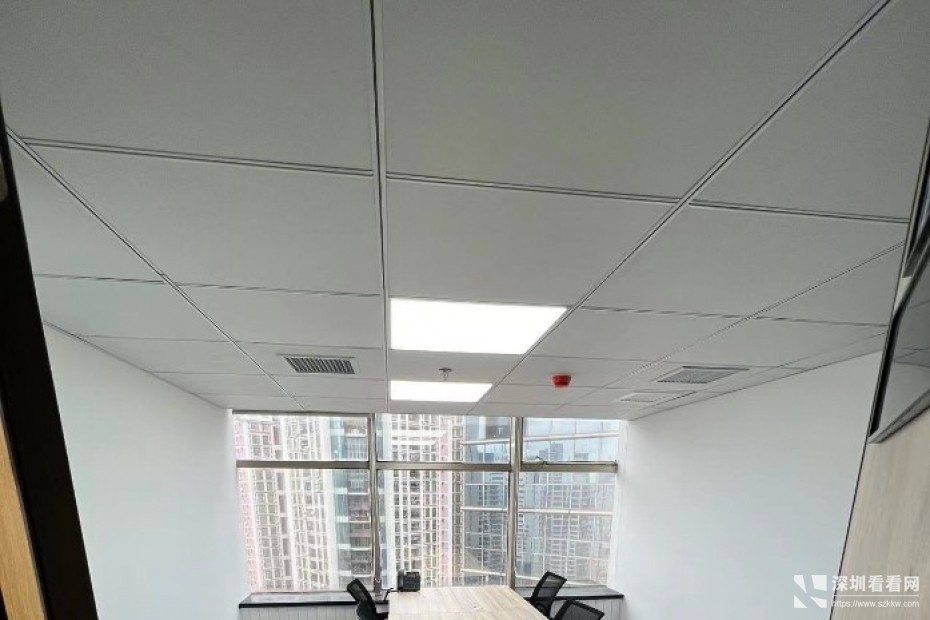 罗湖地铁口办公室带家私包水电即租即用