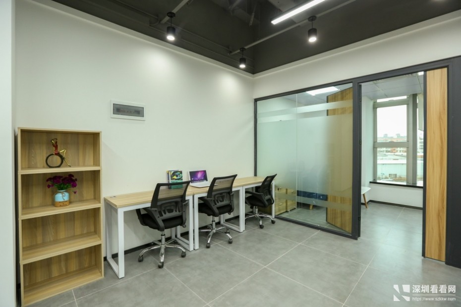 出租水贝地铁口带老板间办公室费用全包家私齐全拎包入住