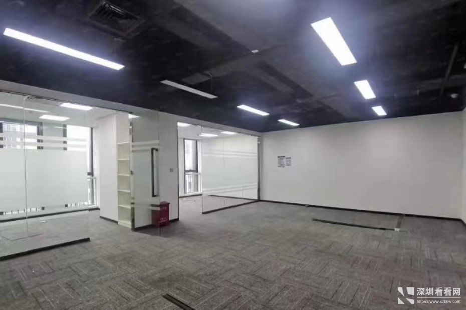 龙华区东环二路龙华广场旁边