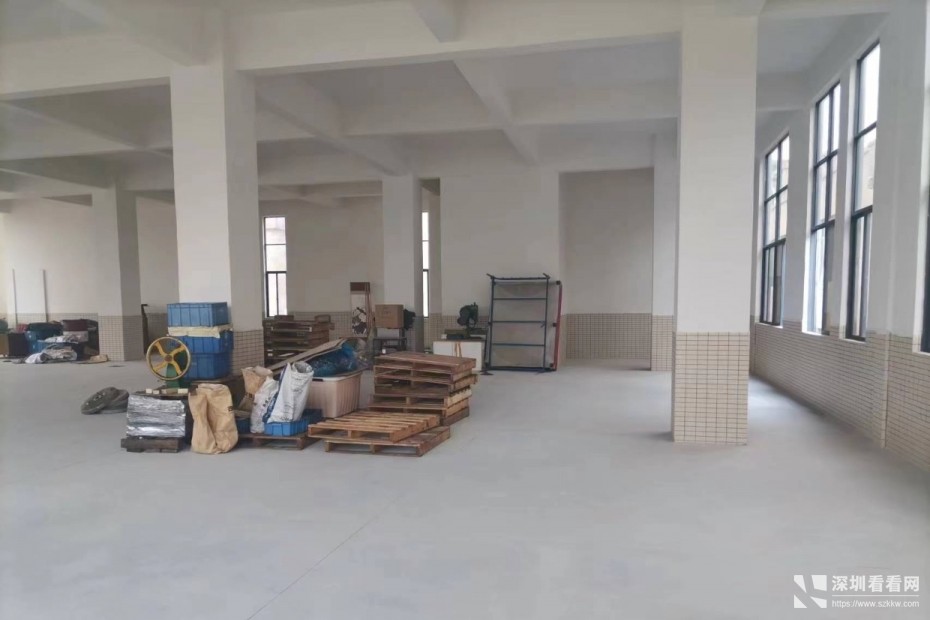 东莞市东坑镇层高5米楼上电梯工业厂房出租